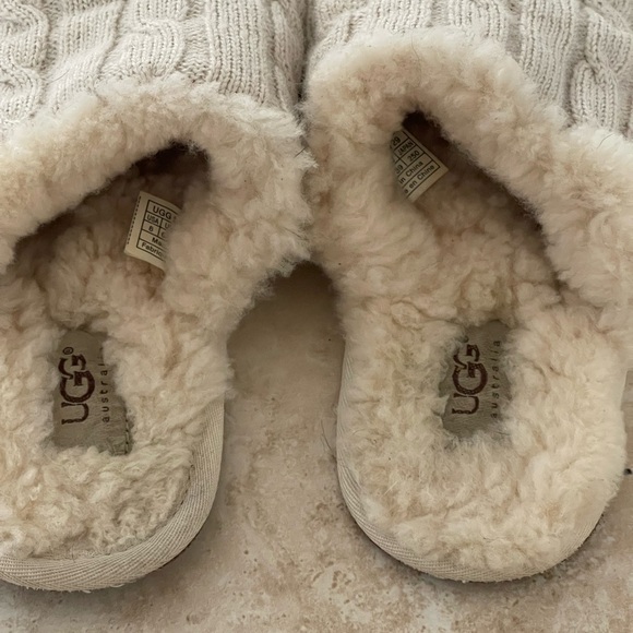 UGG Women’s Size 8 Knit slippers - Picture 3 of 6